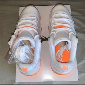 Jordan 11 low